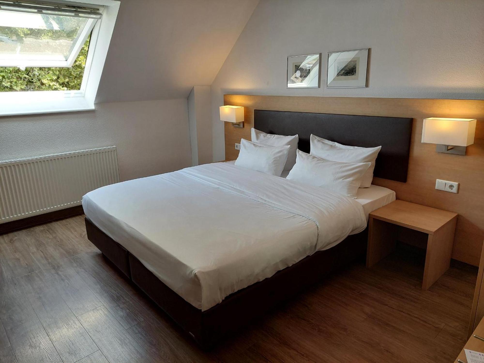 Taste Style Hotel Baeren เอาก์เกน ภายนอก รูปภาพ
