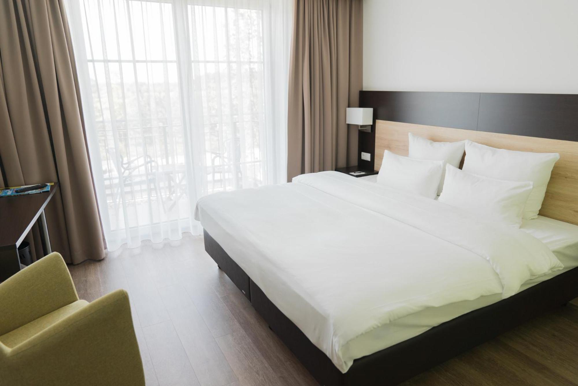 Taste Style Hotel Baeren เอาก์เกน ภายนอก รูปภาพ